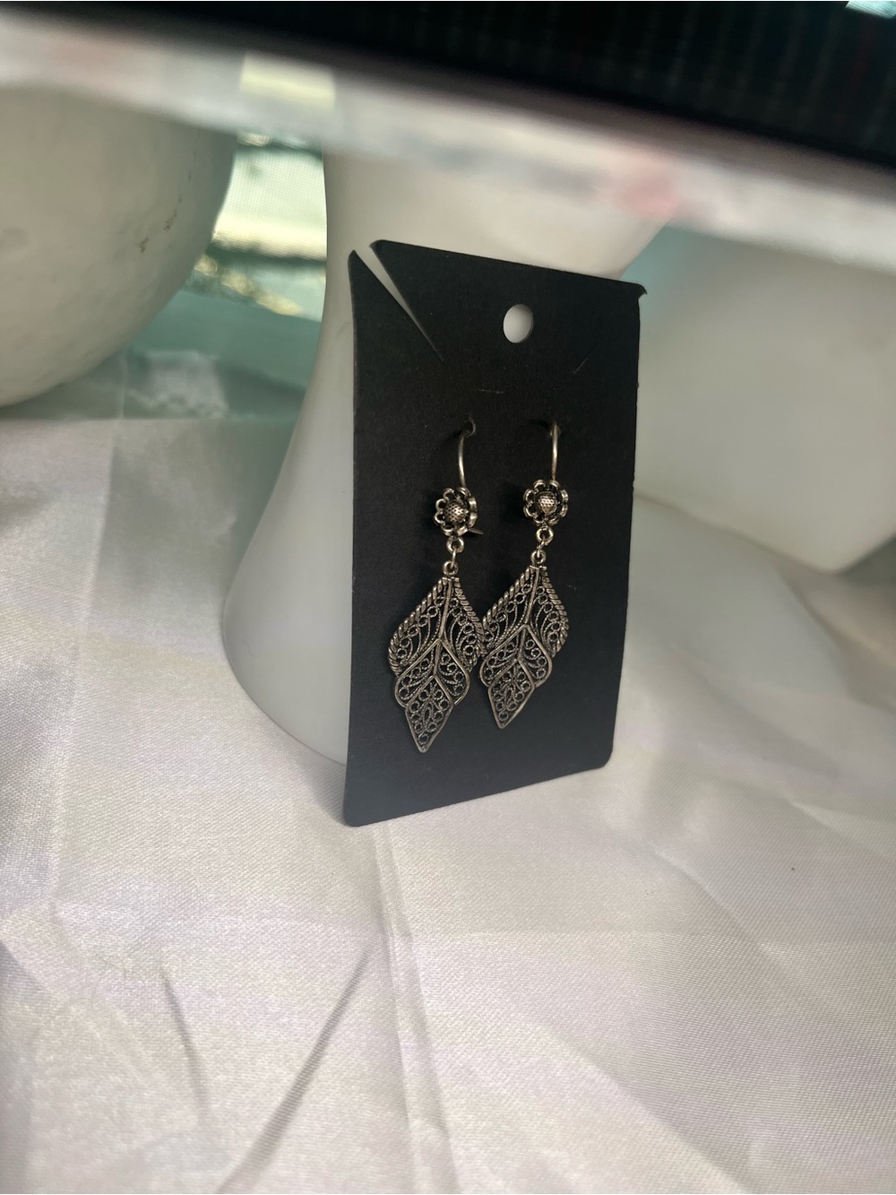 Vintage Filigree Leaf Drop Earrings - Sterling Silver